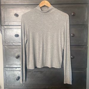 NWOT! Splendid Heather Gray Ribbed Mock Turtleneck Size Medium